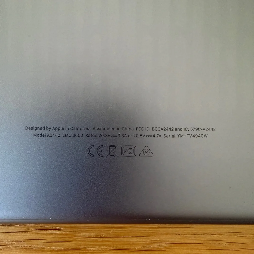 2021 M1 Apple MacBook Pro 10C CPU/14C GPU/1 TB